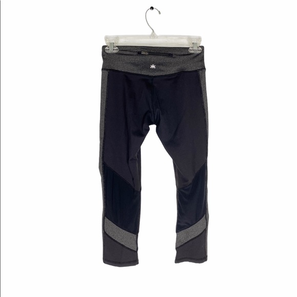 ADORE ME Color Block Mesh Capri Cropped Legging - Picture 3 of 5